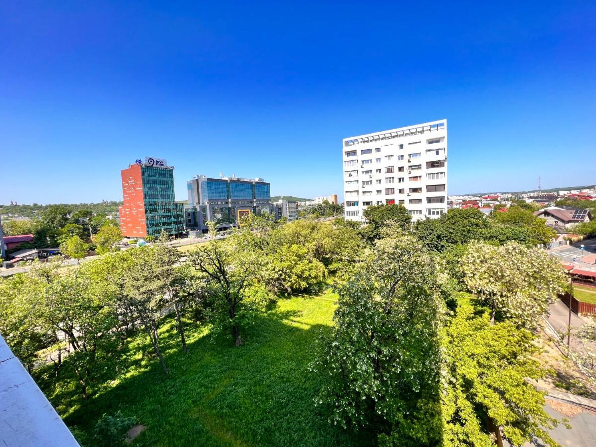3 Rooms Apartment Palace View Яш Екстериор снимка