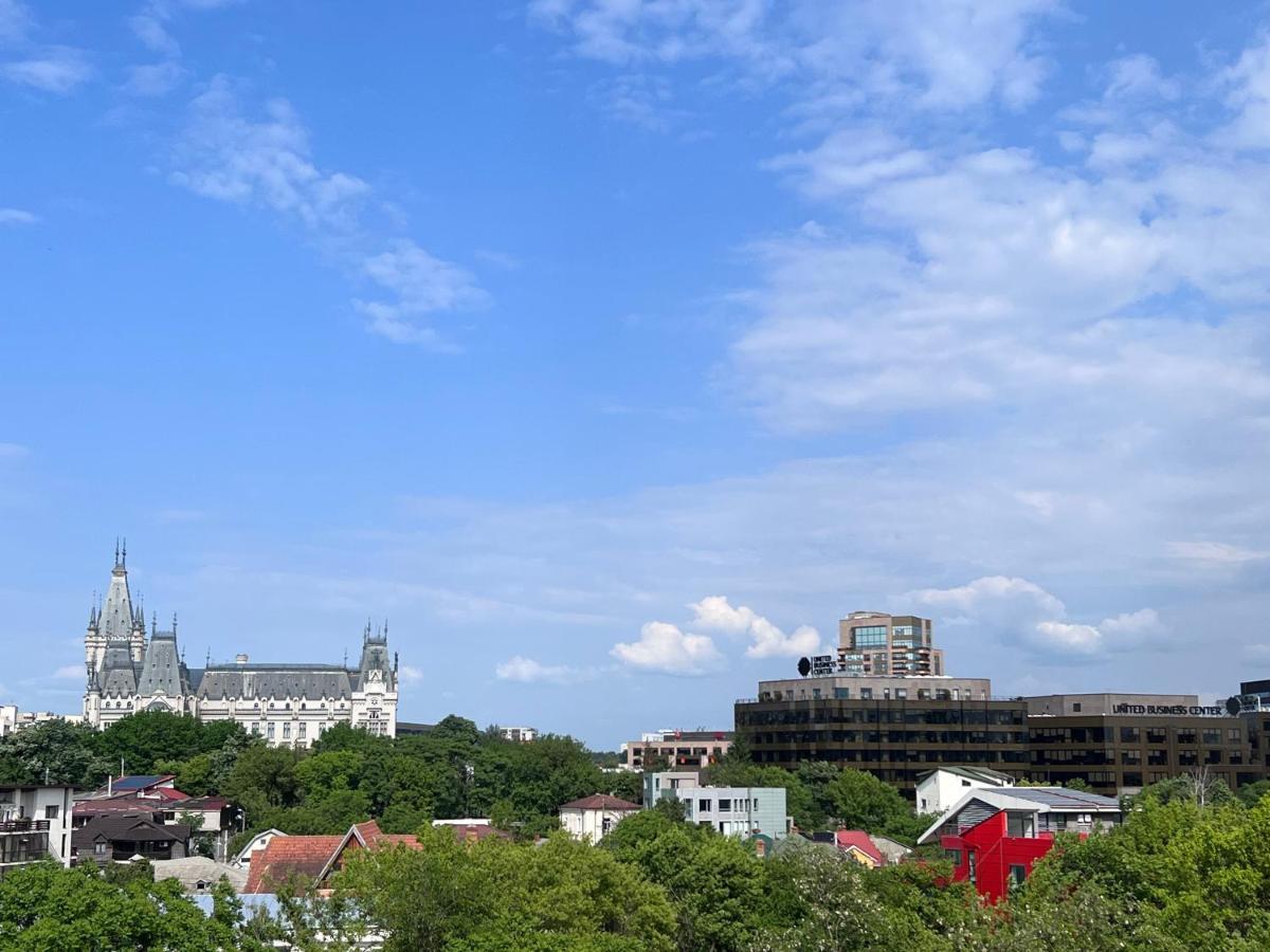 3 Rooms Apartment Palace View Яш Екстериор снимка